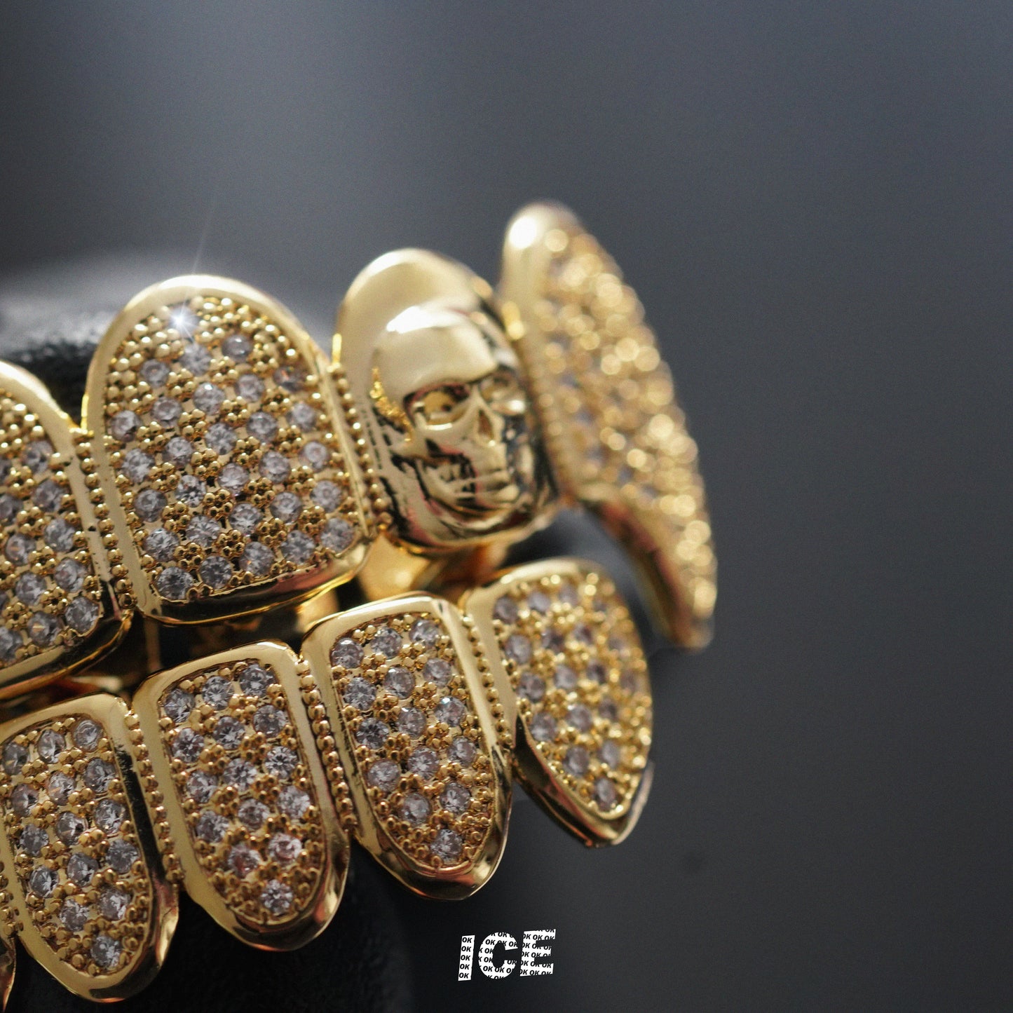 GRILLZ SKULL GOLDEN